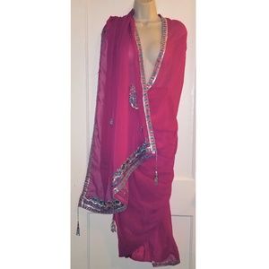 Teen girls sari skirt with attached dupatta